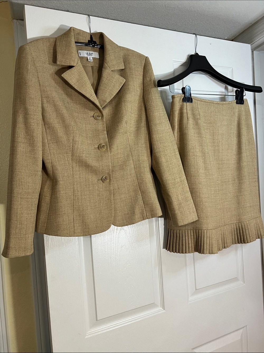 Le Suit Tan Tailored Blazer and Pleated-Hem Skirt Set